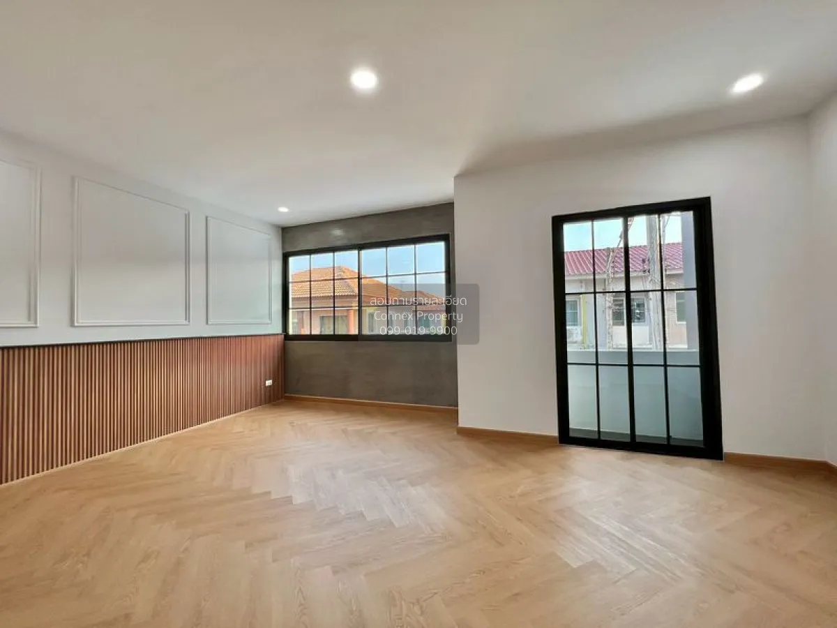 For Sale Townhouse/Townhome  , The Trust Town Wongwaen - Lamlukka