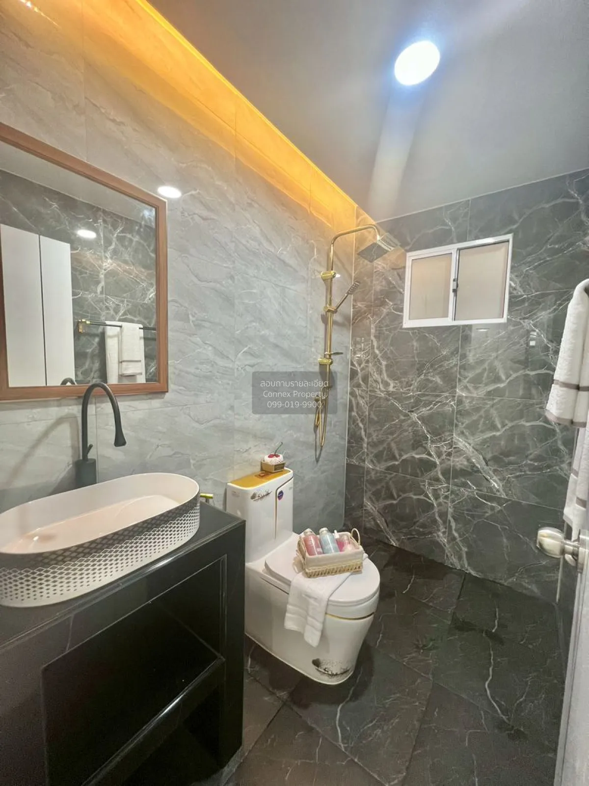 For Sale Townhouse/Townhome  , The Trust Town Wongwaen - Lamlukka