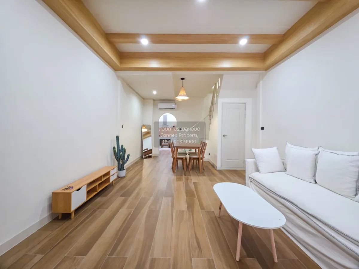 ขายทาวน์เฮ้าส์/ทาวน์โฮม  บ้าน อยู่เจริญ ลาดพร้าว 101 รีโนเวทใหม่  4