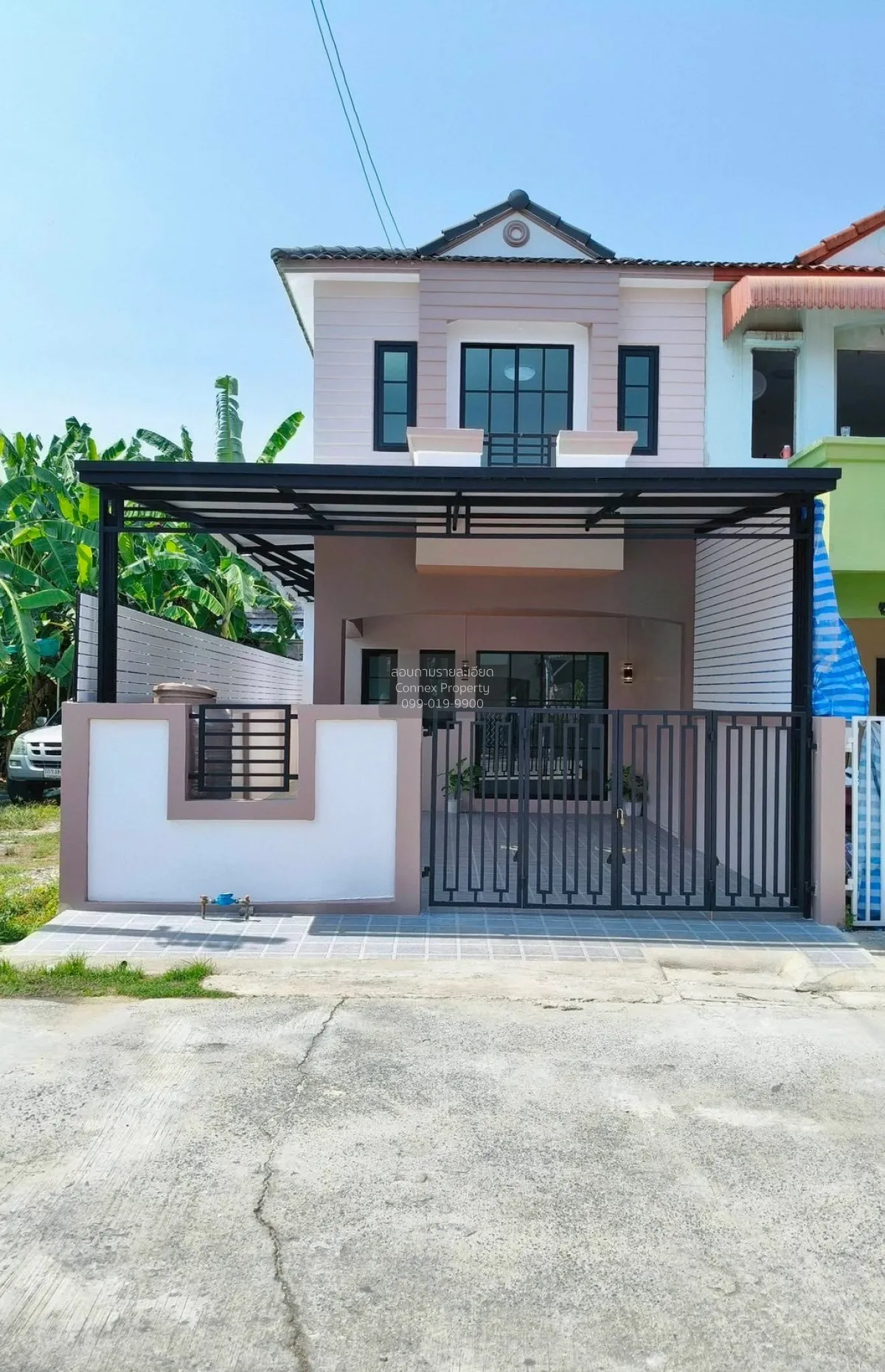 For Sale Townhouse/Townhome  , K.C. Ramintra 8 , corner unit , ne 1