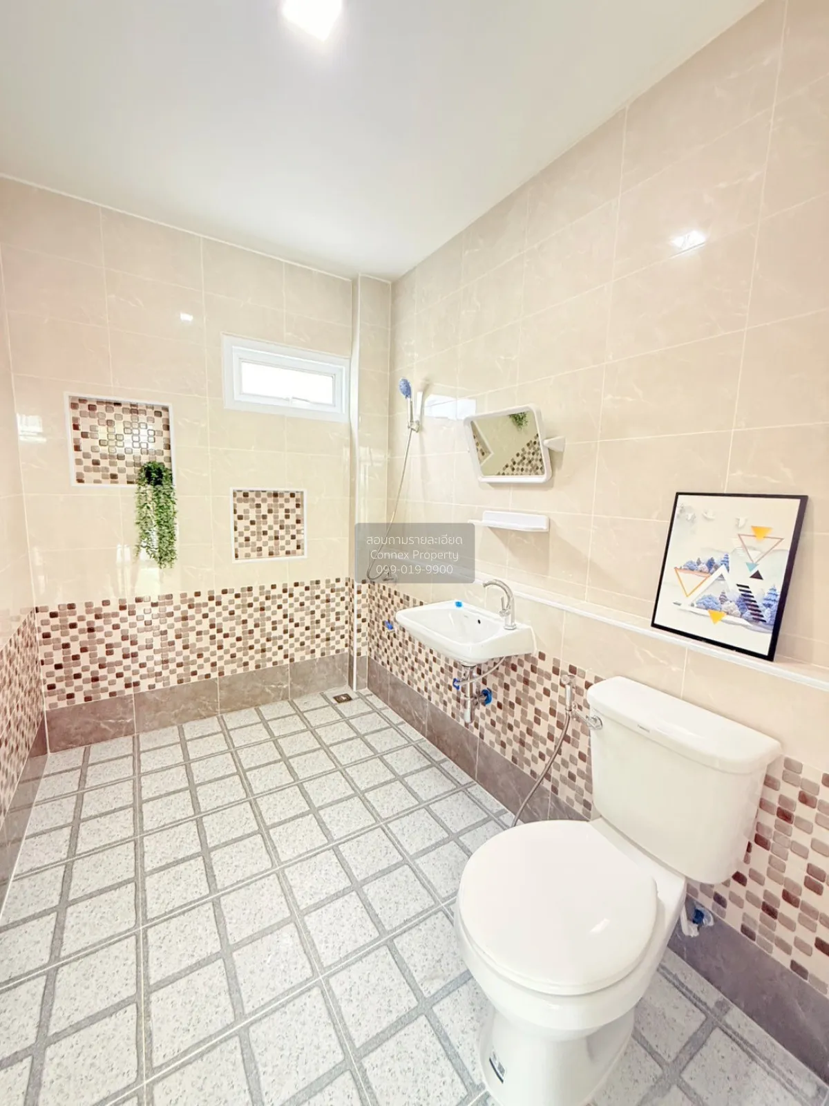 For Sale House , Perfect Park Kheha Romklao 64 , wide frontage , 