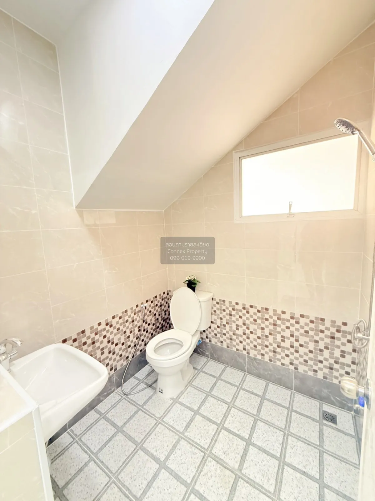 For Sale House , Perfect Park Kheha Romklao 64 , wide frontage , 