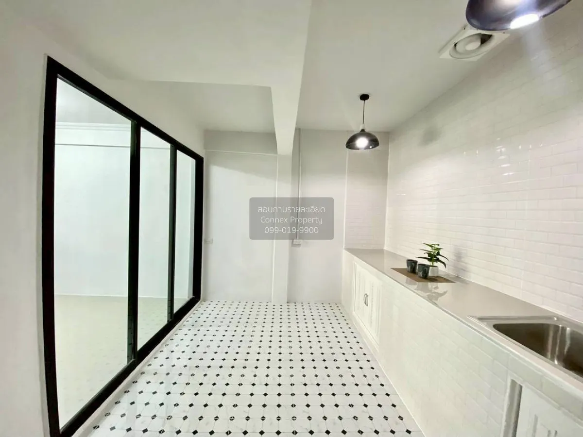 ขายทาวน์เฮ้าส์/ทาวน์โฮม  บ้านบัวหลวง รีโนเวทใหม่ บางกระสอ เมืองนน