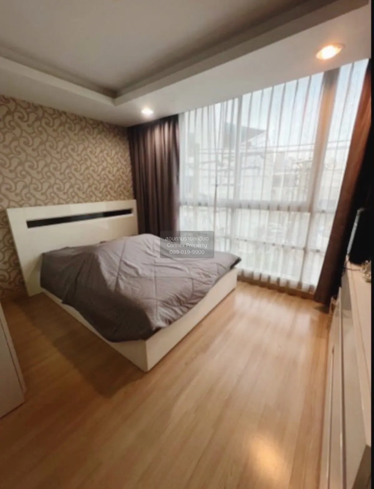 For Sale Condo , The Kris Ratchada 17 , corner unit , MRT-Sutthis 1