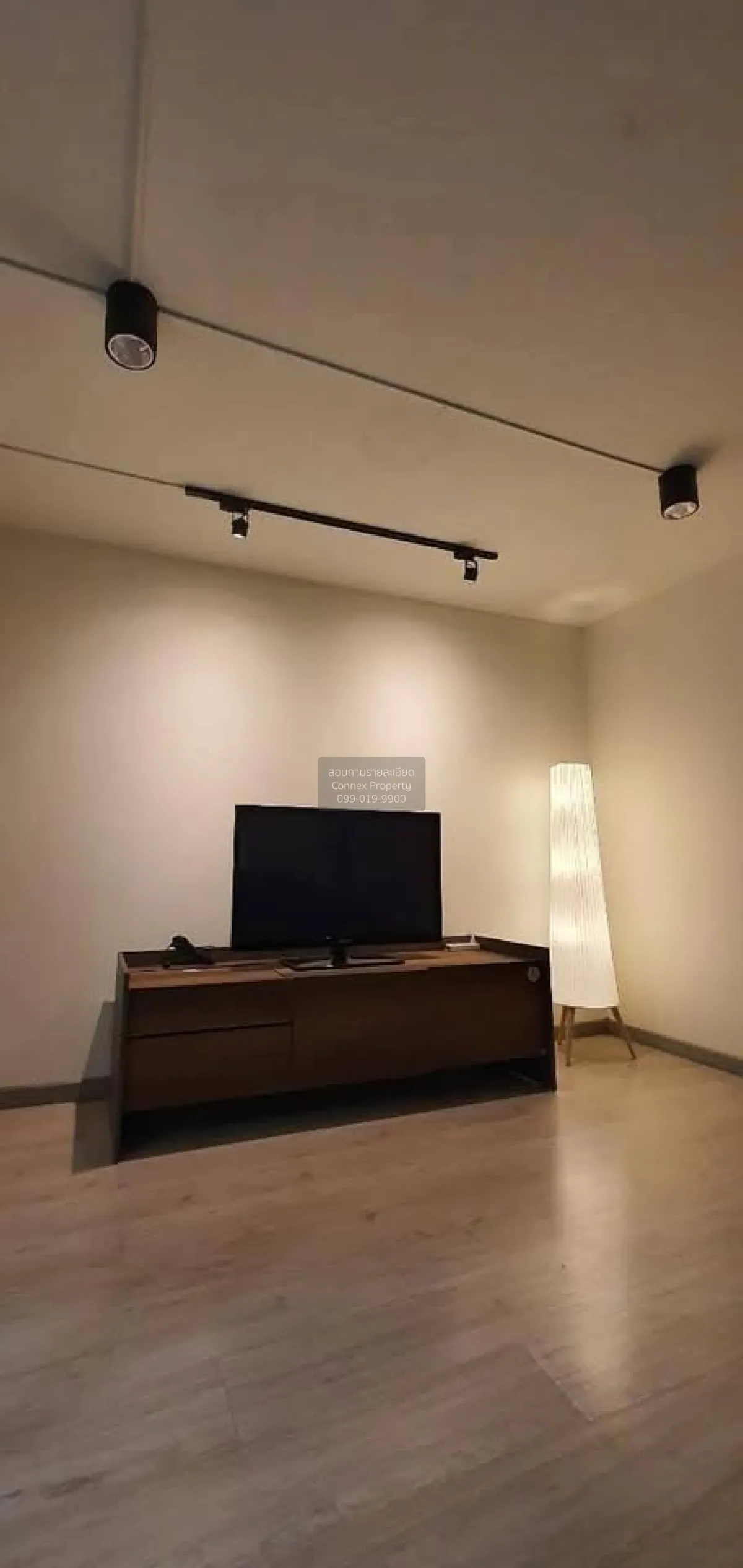 For Sale Condo , Lakeview Condominiums Geneva , newly renovated , 2