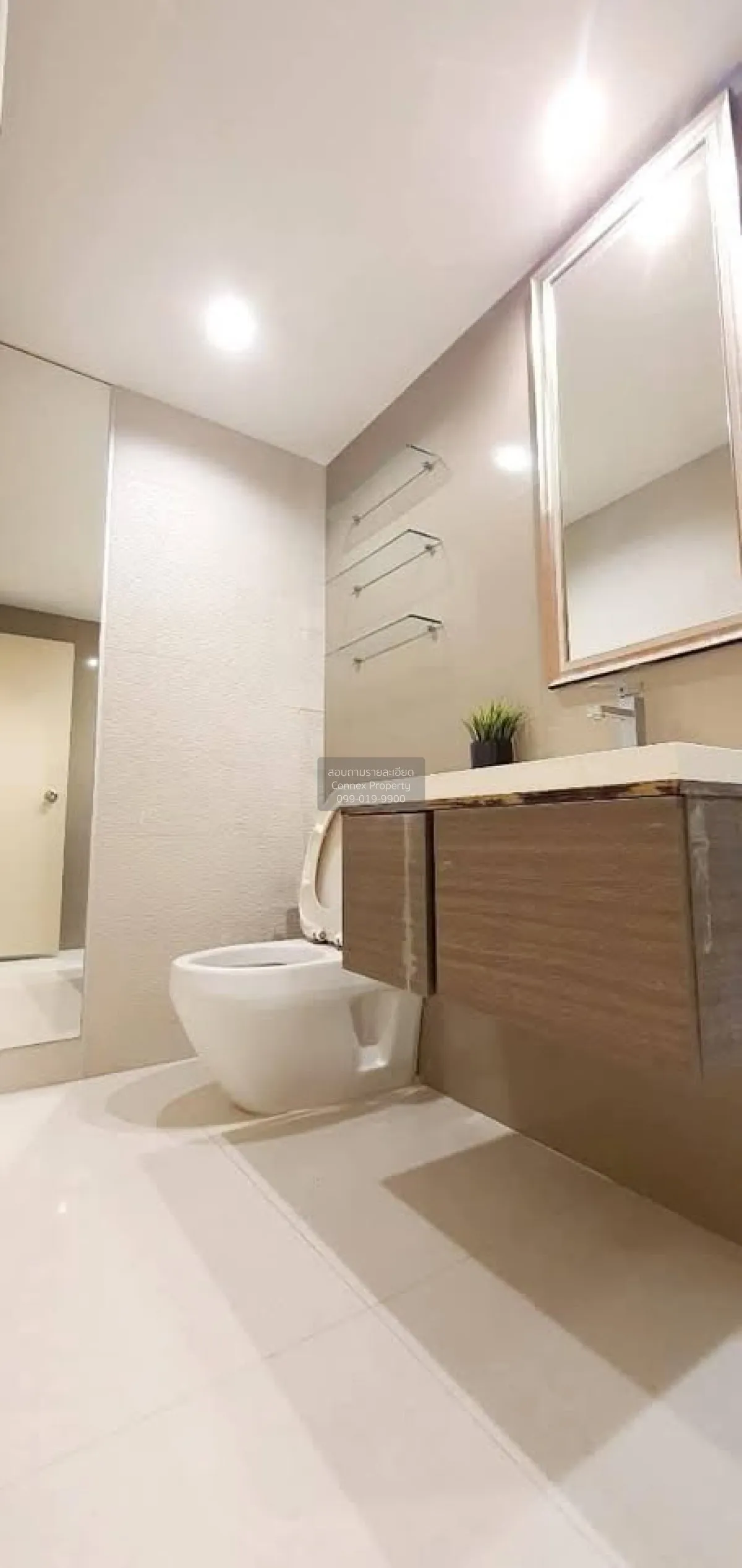 For Rent Condo , Lakeview Condominiums Geneva , newly renovated ,