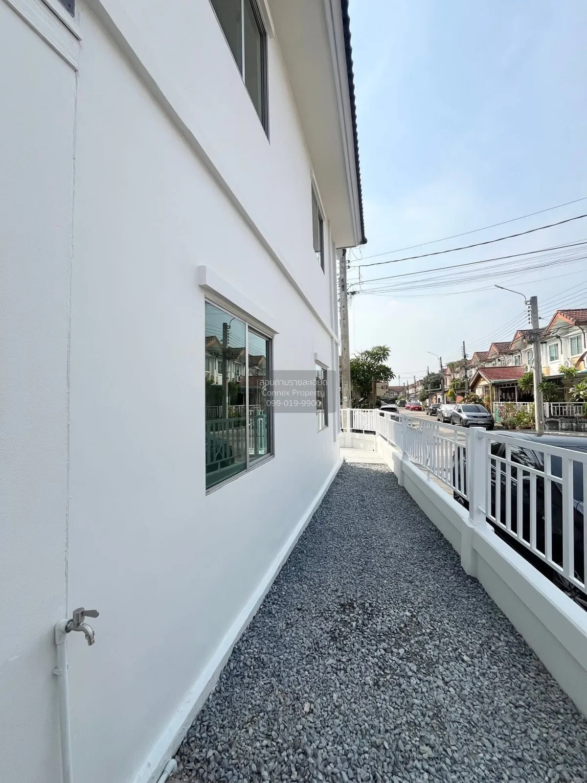 For Sale Pruksa Ville 17 Phuttha Bucha 36 , corner unit , Bang Mo