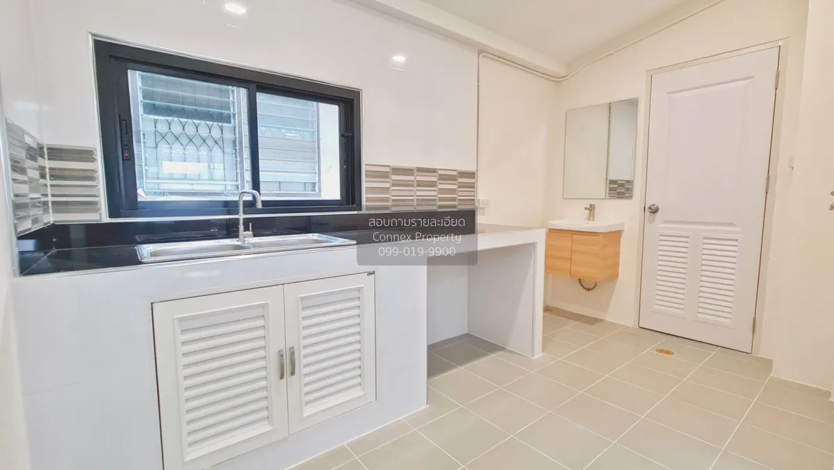 For Sale Townhouse/Townhome  , Baan Somchai Pattana , newly renov