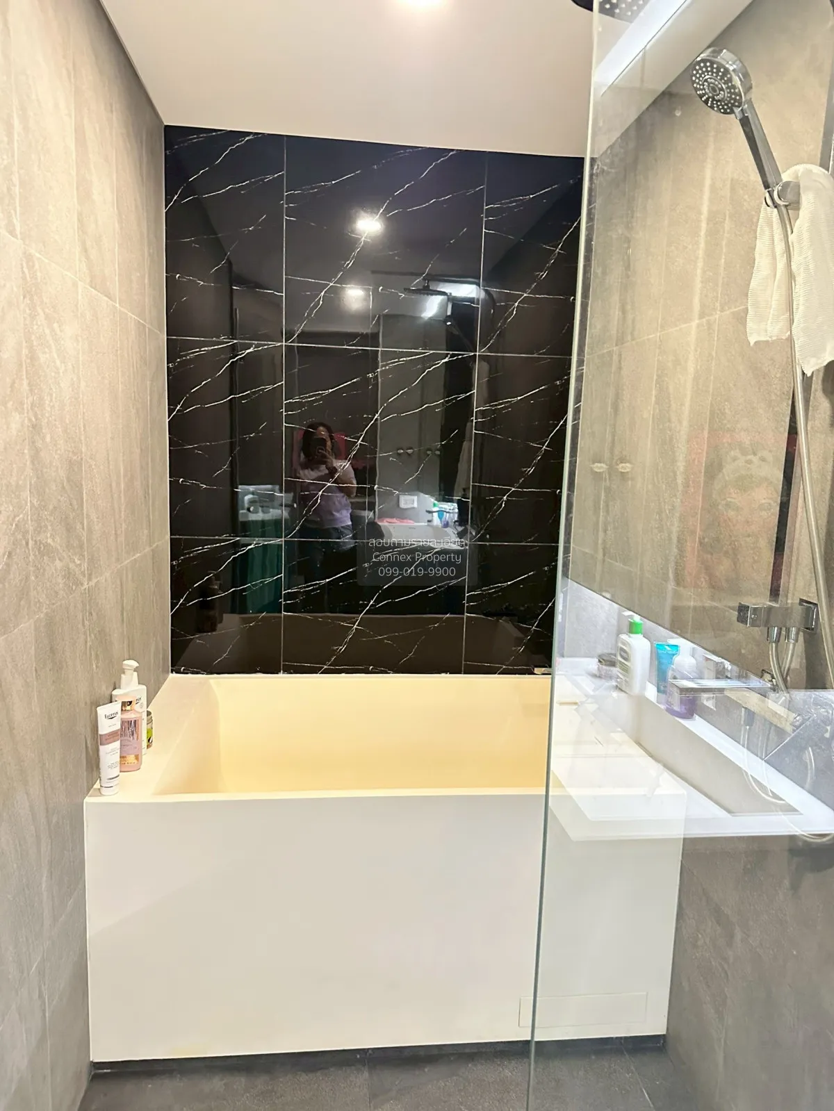 เช่าคอนโด  ไซมิส พระราม 9 (แลนด์มาร์ค @MRTA Station) วิวสวย ชั้นส