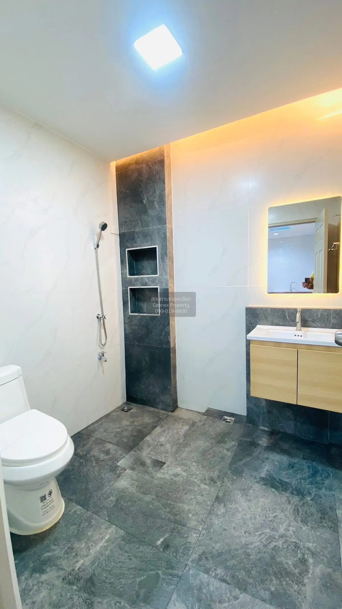For Sale Townhome ,Soi Nuanchan 56 Yaek 7 , newly renovated , Nua