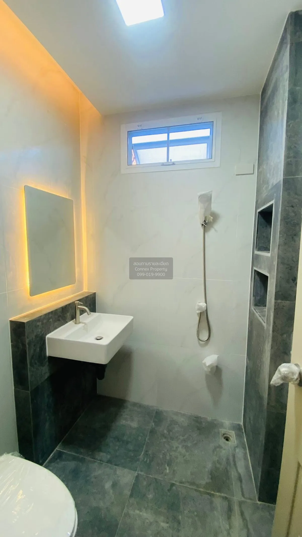 For Sale Townhome ,Soi Nuanchan 56 Yaek 7 , newly renovated , Nua
