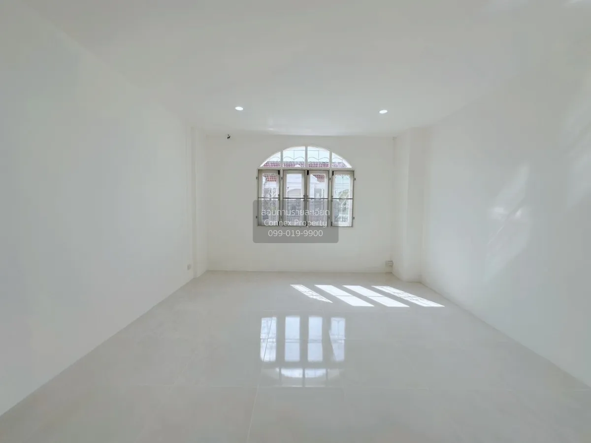 ขายทาวน์เฮ้าส์/ทาวน์โฮม  นิรันดร์ วิลล์ 1 ดอกไม้ เขต ประเวศ กรุงเ