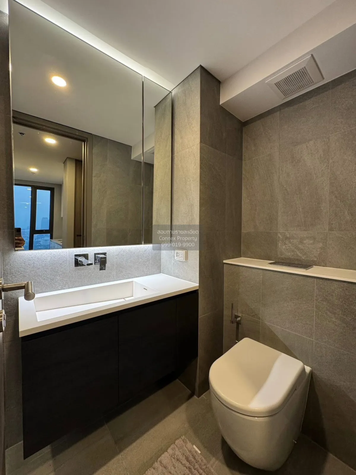 เช่าคอนโด  ไซมิส พระราม 9 (แลนด์มาร์ค @MRTA Station) ห้วยขวาง เขต