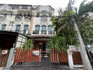 เช่าทาวน์เฮ้าส์/ทาวน์โฮม  เดอะ เมทโทร พระราม 9 ประเวศ เขต ประเวศ กรุงเทพ CX-147122