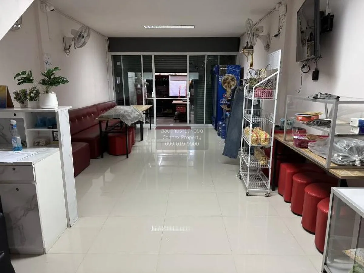 For Sale Two-story commercial building for sale, ready to move in 3