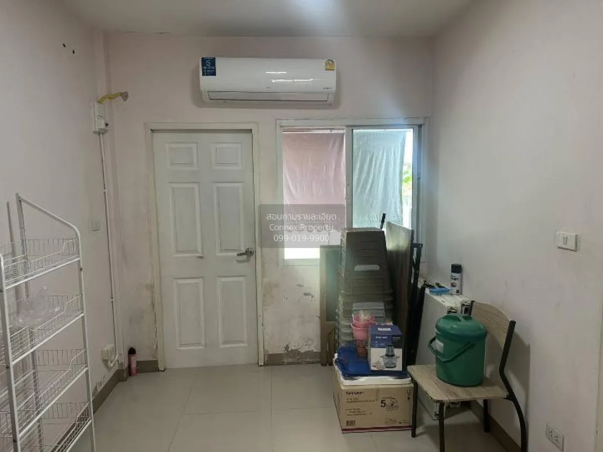 For Sale Two-story commercial building for sale, ready to move in