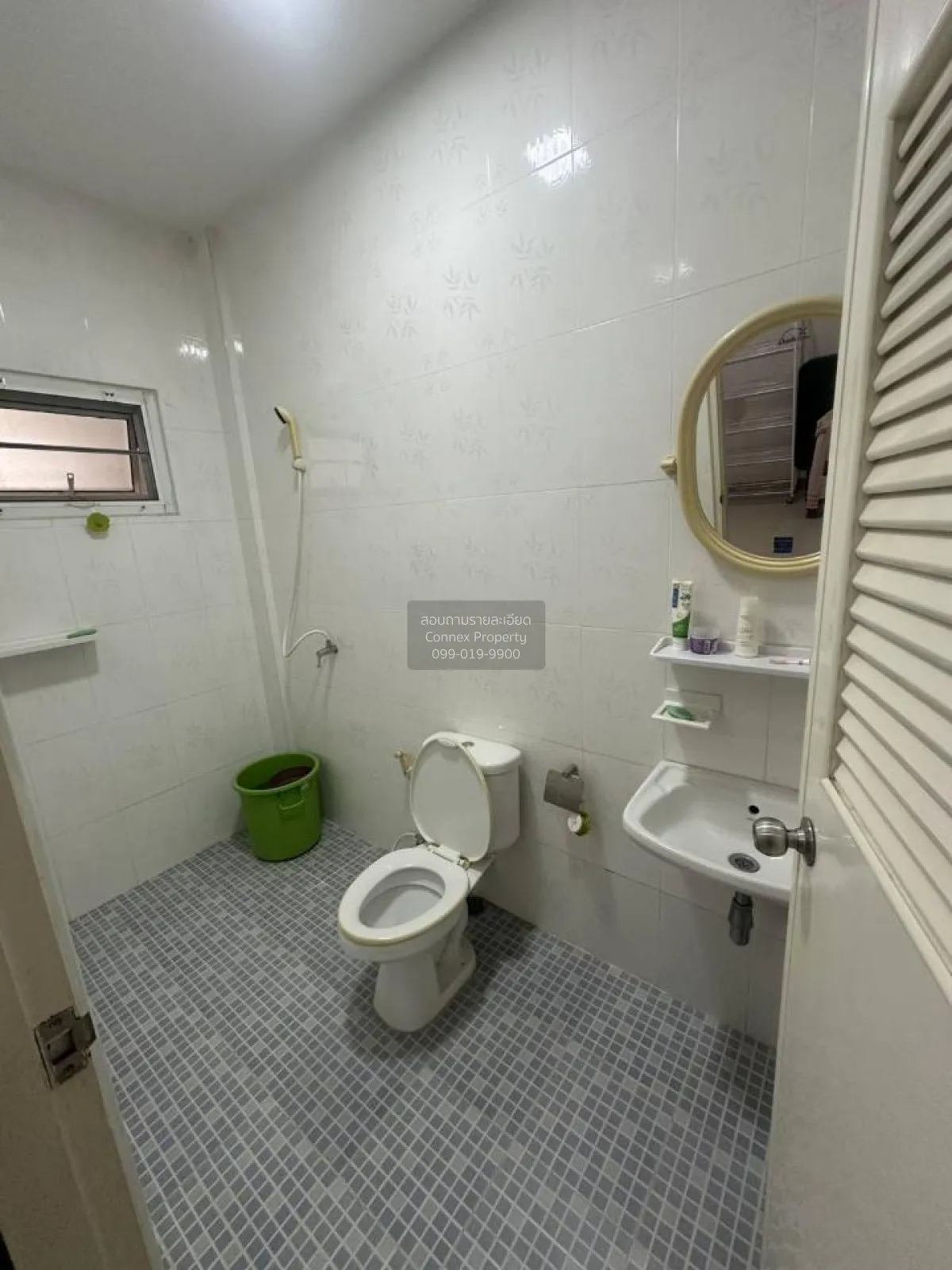 For Sale Two-story commercial building for sale, ready to move in