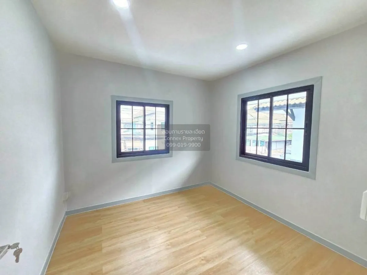 For Sale House , Baan Pruksa 14 B Bangbuathong , corner unit , ne