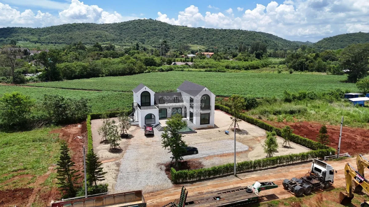 ขายพลูวิลล่าเขาใหญ่  Pool Villa modern english cottage  หมูสี ปาก
