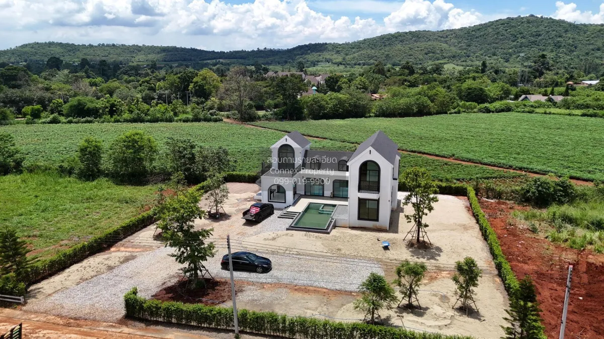 ขายพลูวิลล่าเขาใหญ่  Pool Villa modern english cottage  หมูสี ปาก