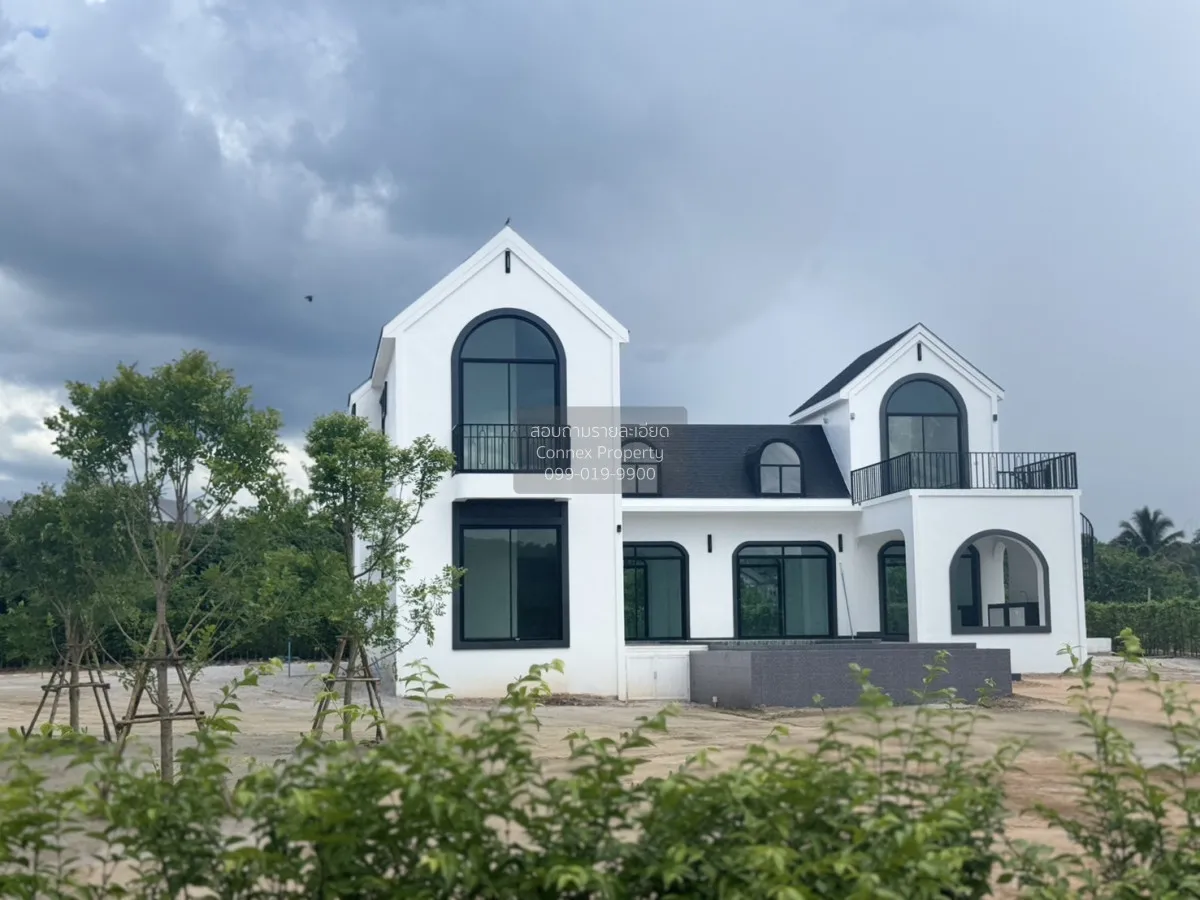 ขายพลูวิลล่าเขาใหญ่  Pool Villa modern english cottage  หมูสี ปาก