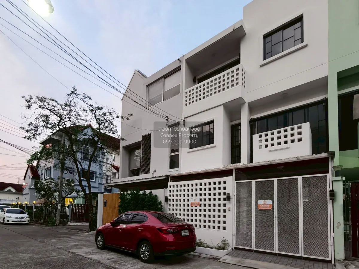 ขายทาวน์เฮ้าส์/ทาวน์โฮม ไพรเวท วิลล่า รีโนเวทใหม่ หน้าบ้านติดสวน 