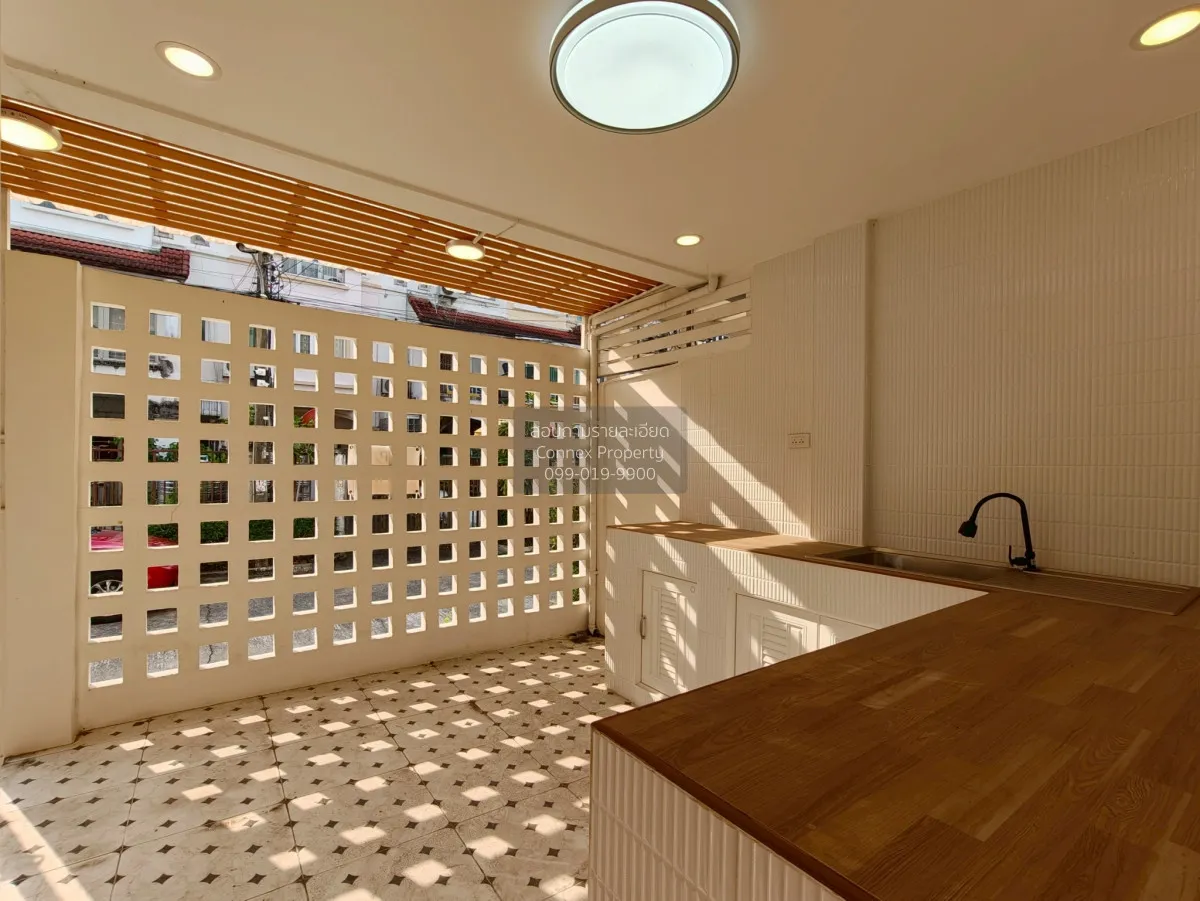 ขายทาวน์เฮ้าส์/ทาวน์โฮม ไพรเวท วิลล่า รีโนเวทใหม่ หน้าบ้านติดสวน 