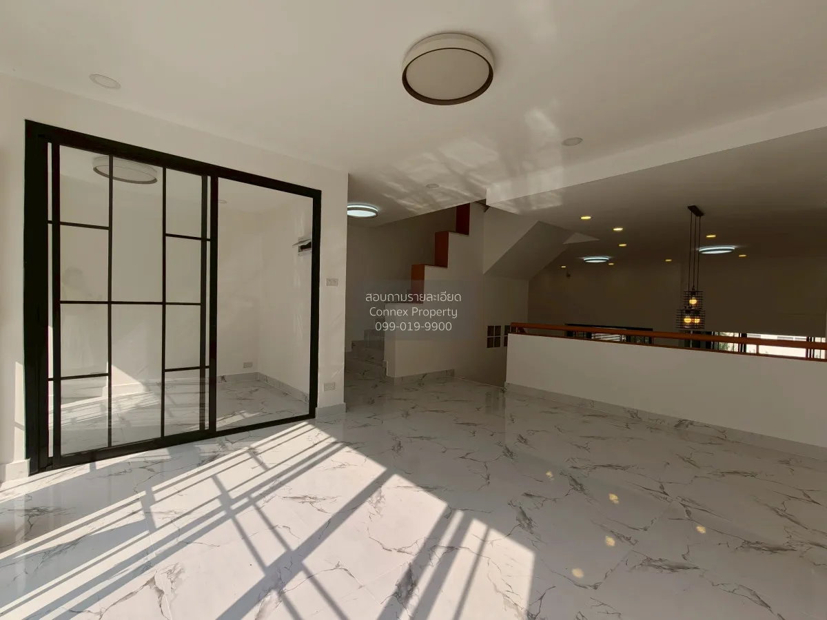 ขายทาวน์เฮ้าส์/ทาวน์โฮม ไพรเวท วิลล่า รีโนเวทใหม่ หน้าบ้านติดสวน 