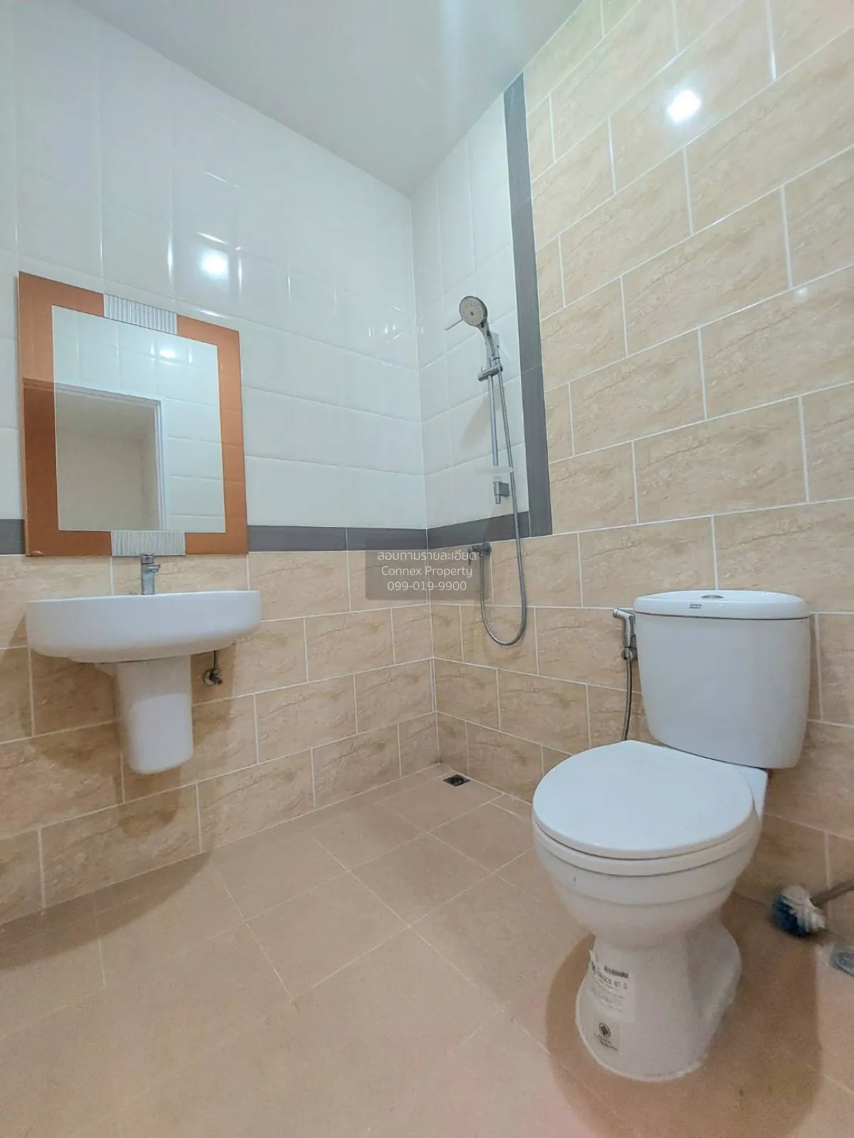 เช่าทาวน์เฮ้าส์/ทาวน์โฮม  โกลเด้น ทาวน์ เพชรเกษม หนองค้างพลู เขต 