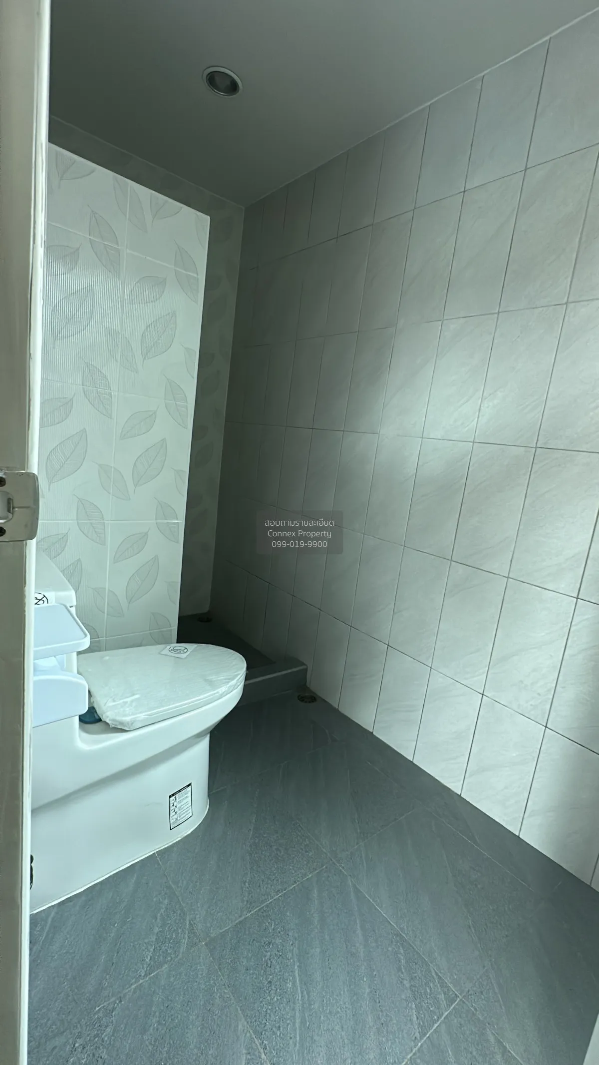 For Sale House , Baan Sathaporn Rangsit , wide frontage , newly r