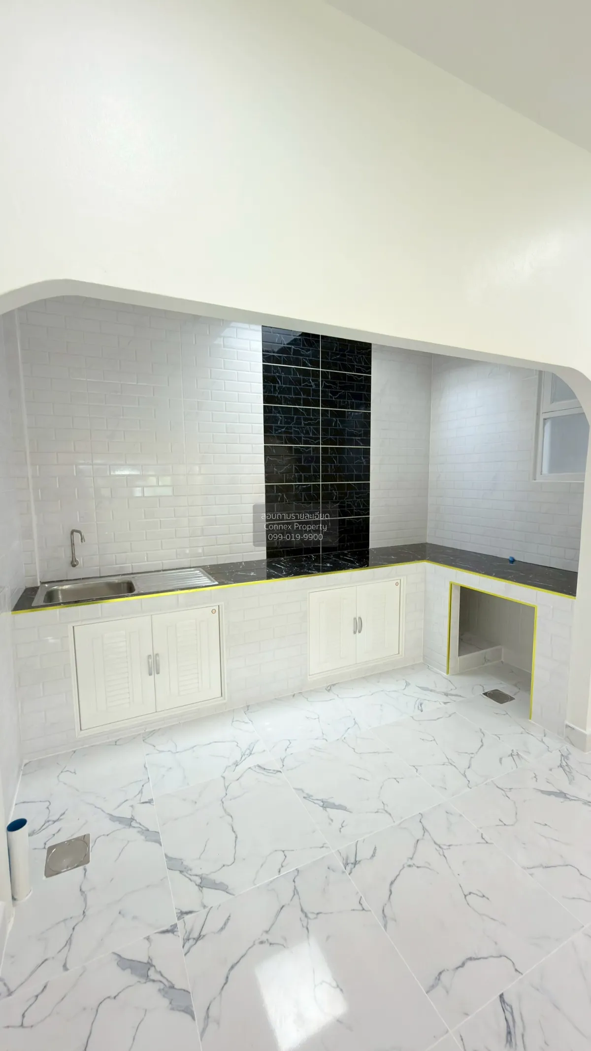 For Sale Townhouse/Townhome  , Saranthorn Rangsit Khlong 4 , wide