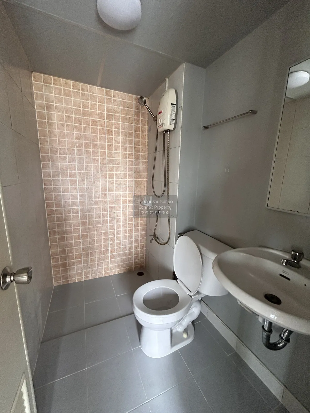 For Rent Condo , Lumpini CondoTown Romklao - Suvarnabhumi , Khlon