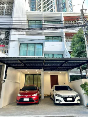 For Sale Townhouse Sathorn 21 , high floor , newly renovated , Yannawa , Sa Thon , Bangkok , CX-147603