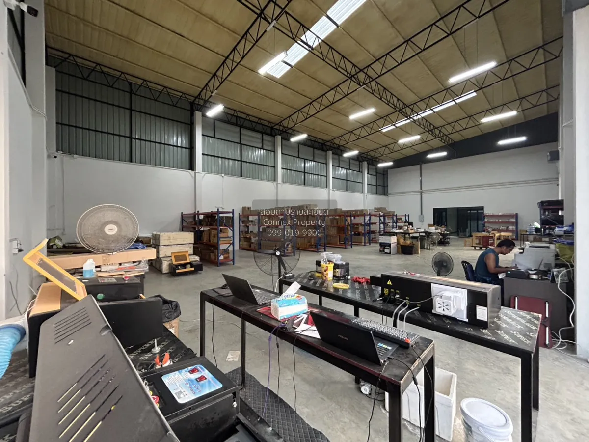 For Rent Factory located at 1-1-81 square wa Naraphirom Bang Len  4