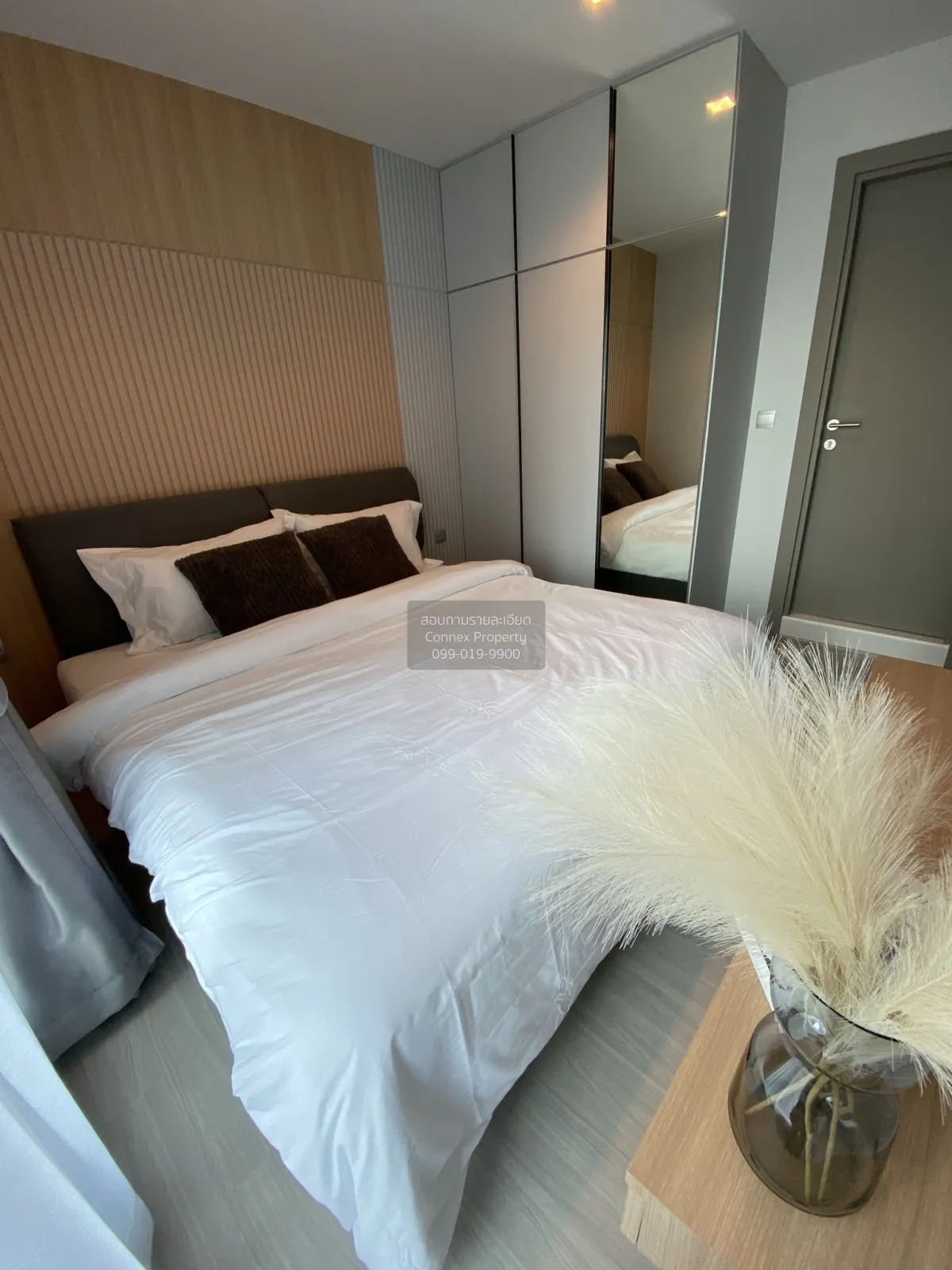 For Rent Condo , Life Asoke - Rama 9 , high floor , corner unit ,