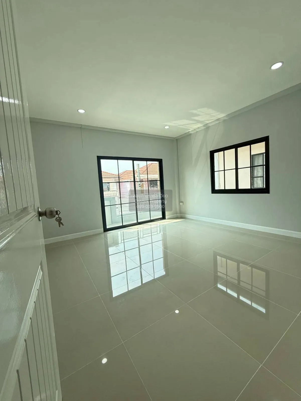 ขายบ้าน  บ้านพระปิ่น 3 หน้ากว้าง รีโนเวทใหม่ MRT-ตลาดบางใหญ่ บางแ