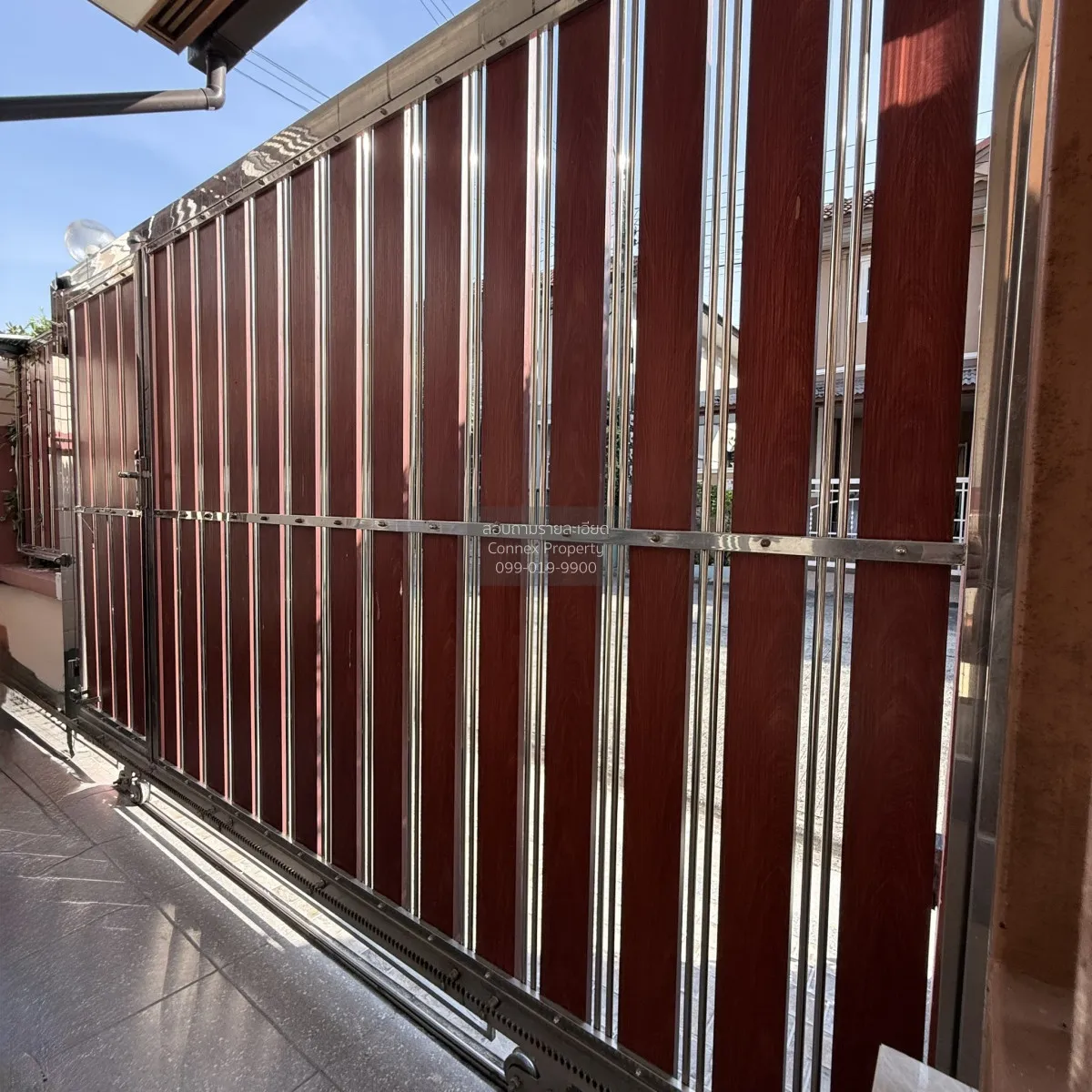 ขายบ้าน  บ้านบุรีรมย์ รามอินทรา - ซาฟารี รีโนเวทใหม่ สามวาตะวันตก 3