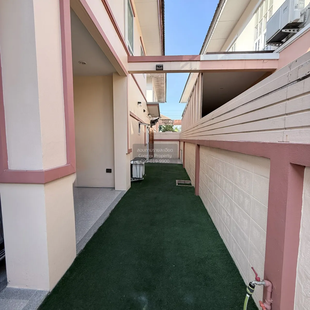 ขายบ้าน  บ้านบุรีรมย์ รามอินทรา - ซาฟารี รีโนเวทใหม่ สามวาตะวันตก