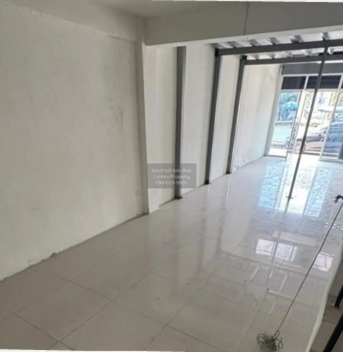 For Rent Four-story commercial building at Phra Nangklao intersec 3