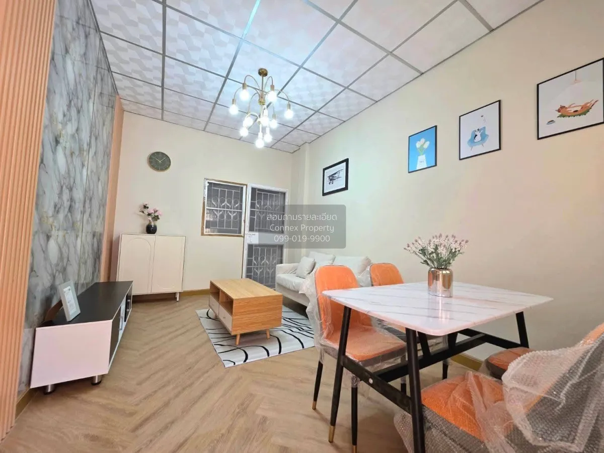 For Sale Townhouse/Townhome  , Aranyaville , newly renovated , Ph 4