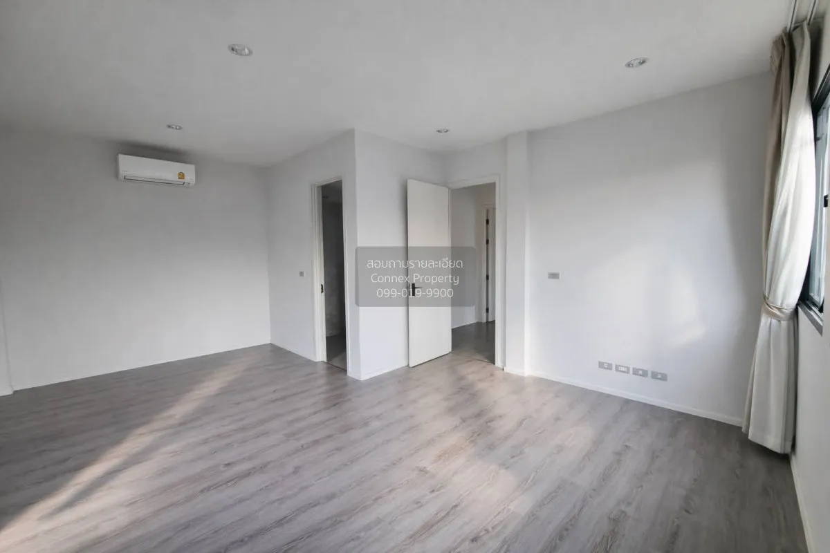 For Sale Townhouse/Townhome  , THE SONNE Srinakarin-Bangna , corn