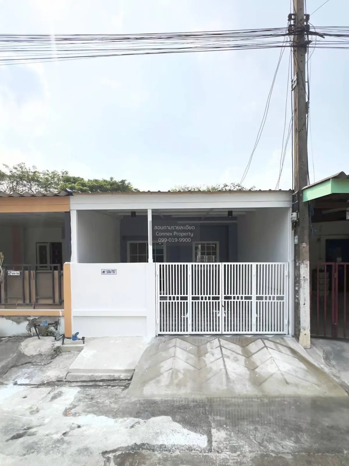 For Sale Townhouse/Townhome  , Thanyapruek Klong 7 , newly renova 1