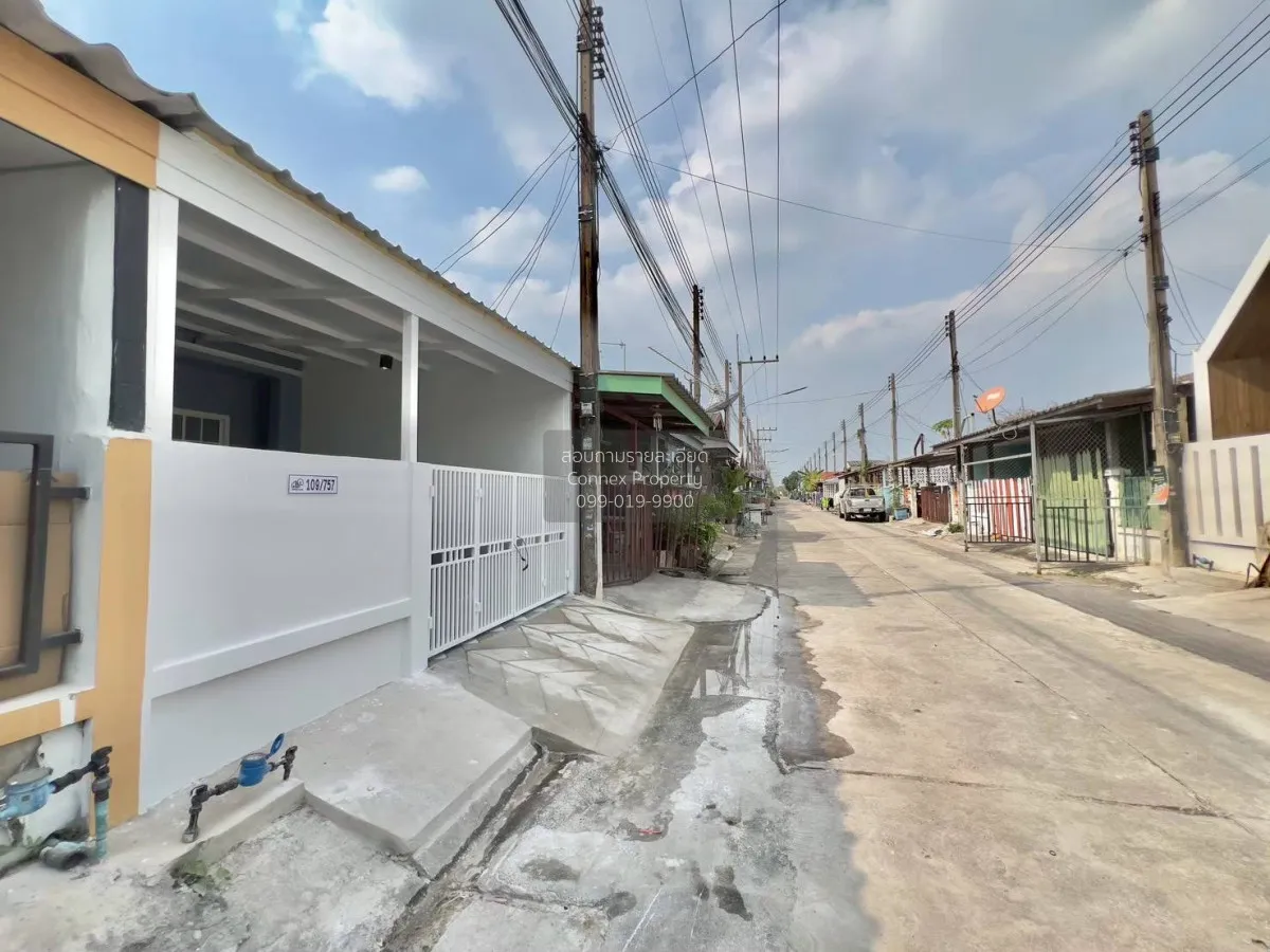 For Sale Townhouse/Townhome  , Thanyapruek Klong 7 , newly renova 2