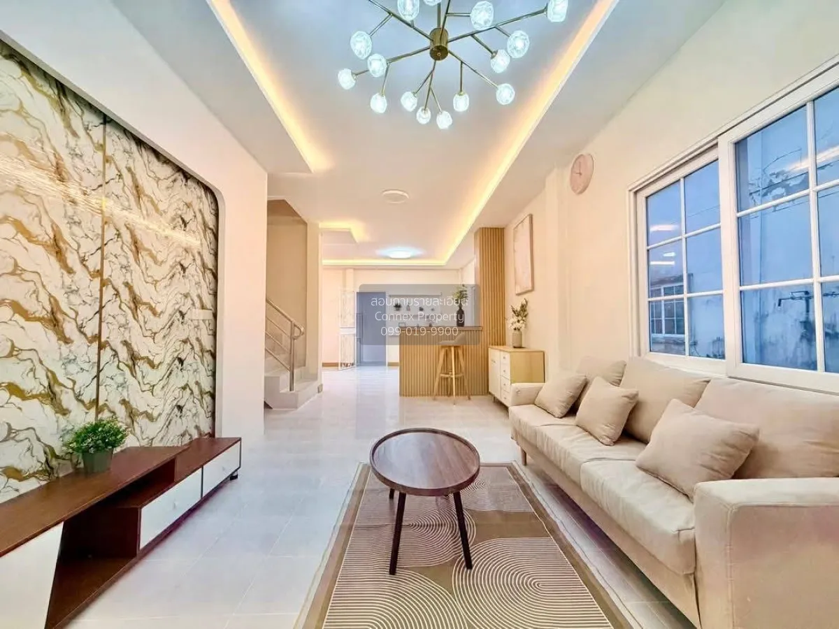 ขายทาวน์เฮ้าส์/ทาวน์โฮม  เฟื่องฟ้า 11 เฟส 7 ห้องมุม รีโนเวทใหม่ แ 4