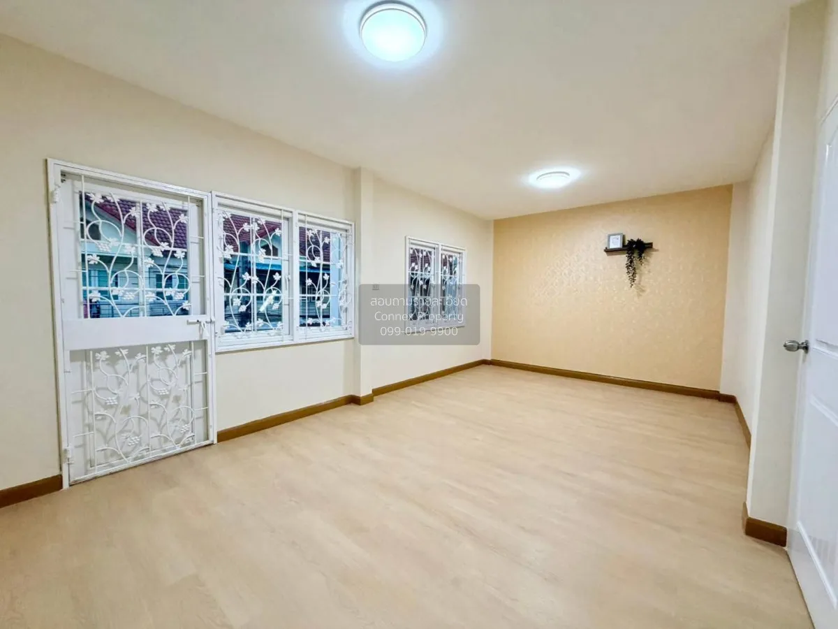 ขายทาวน์เฮ้าส์/ทาวน์โฮม  เฟื่องฟ้า 11 เฟส 7 ห้องมุม รีโนเวทใหม่ แ