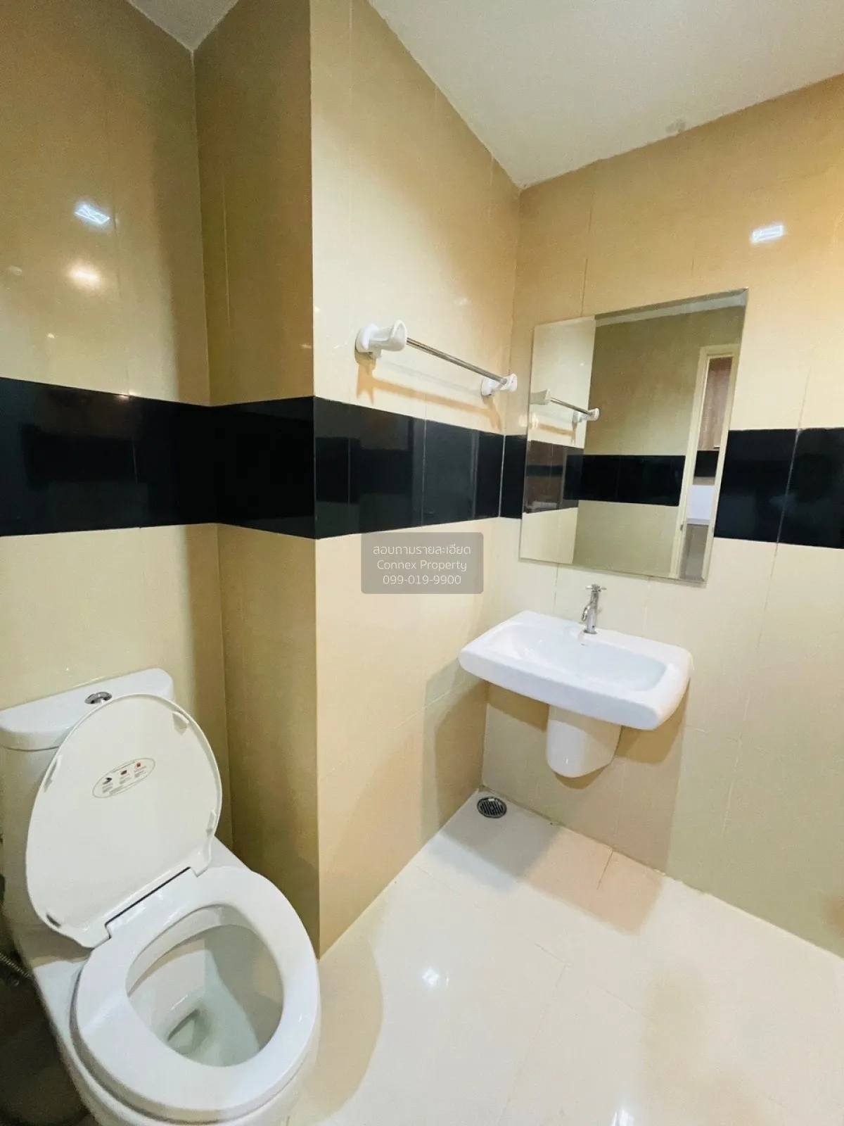 For Sale Condo , Iris Avenue Onnut - Wongwaen , ARL-Lat Krabang ,