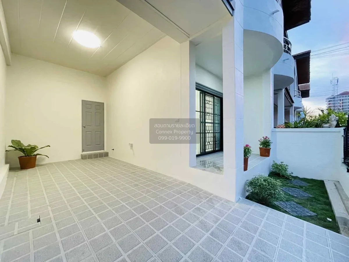 For Sale Townhouse/Townhome  , Eakmongkol 5/1 , newly renovated , 3