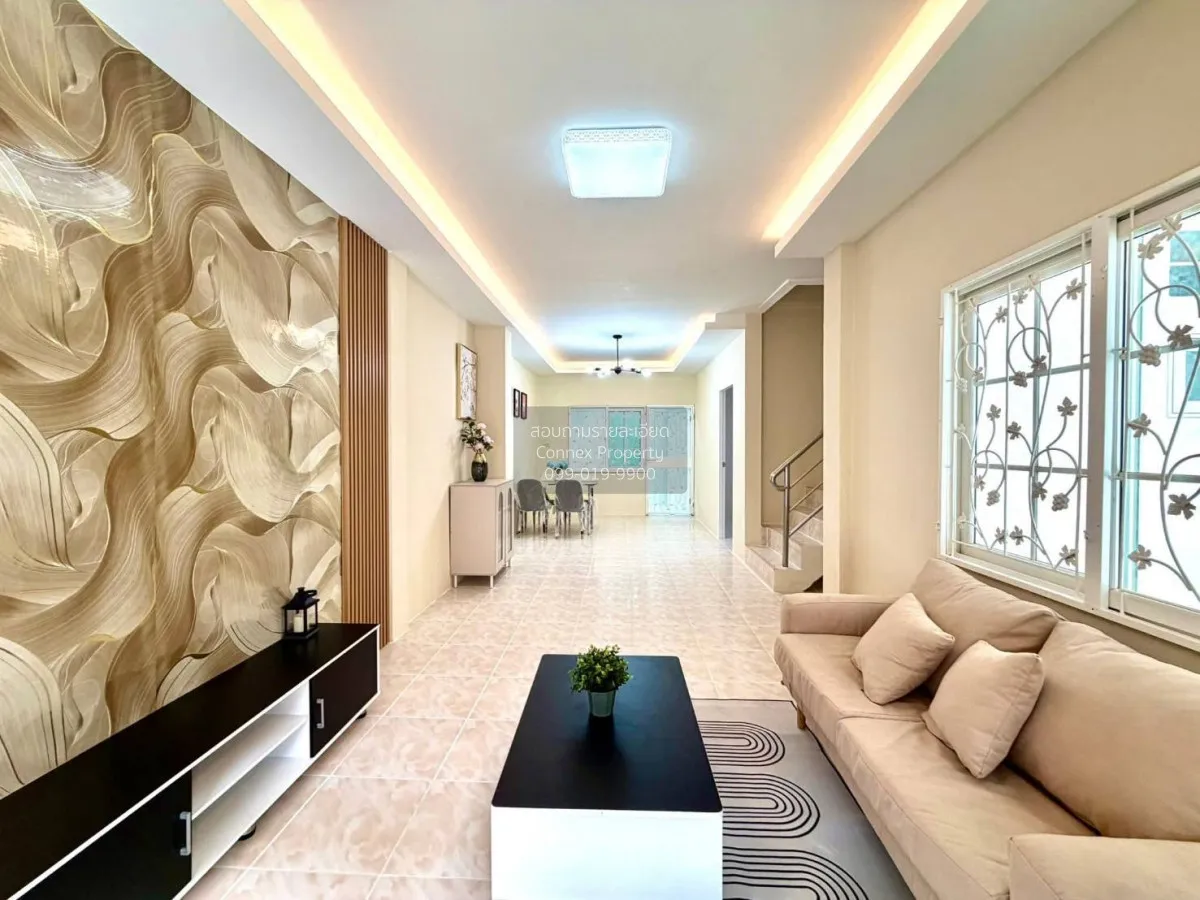 For Sale Townhouse/Townhome  , Feung Fah 11 Phase 7 , newly renov 4