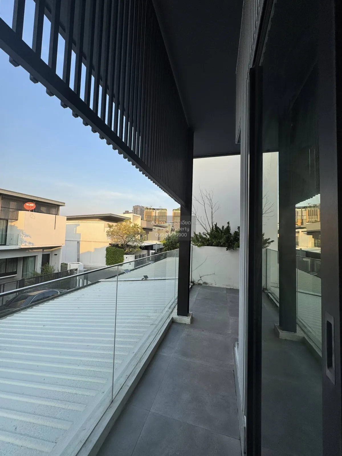 ขายทาวน์เฮ้าส์/ทาวน์โฮม  วีเว่ บางนา กม. 7 หน้ากว้าง บางแก้ว บางพ