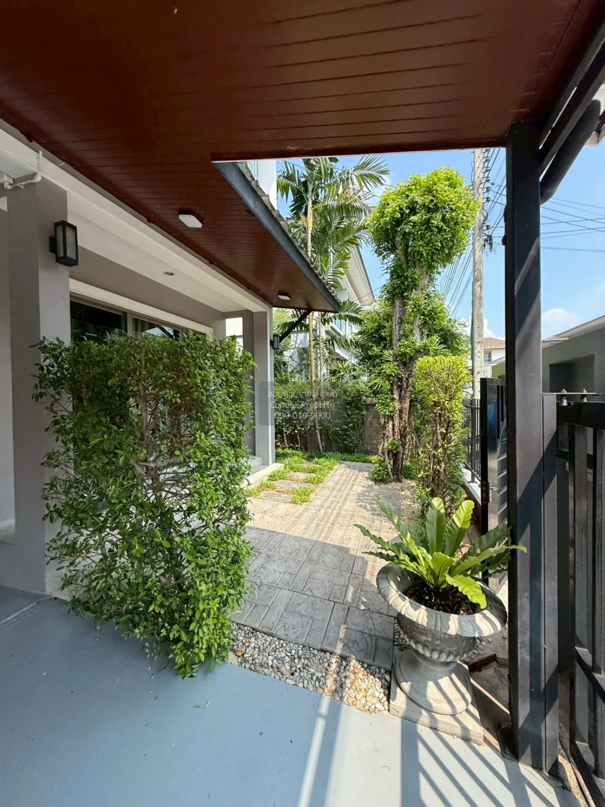 For Sale House , The Plant Estique Pattanakarn , newly renovated 